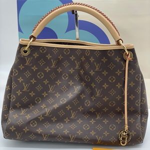 ❌❌sold❌❌Louis Vuitton Artsy MM